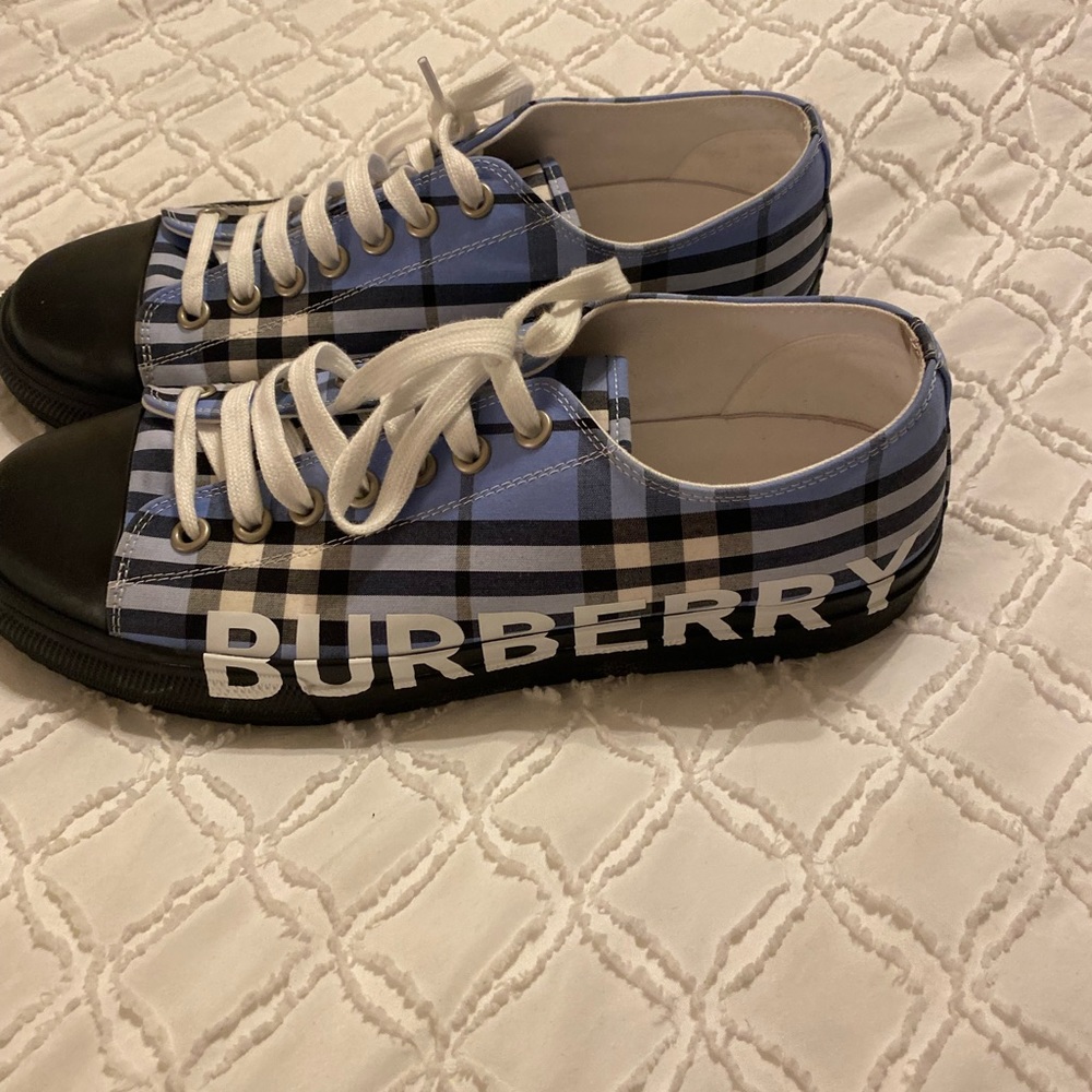 Vintage Burberry Size 11 - Picture 2 of 3